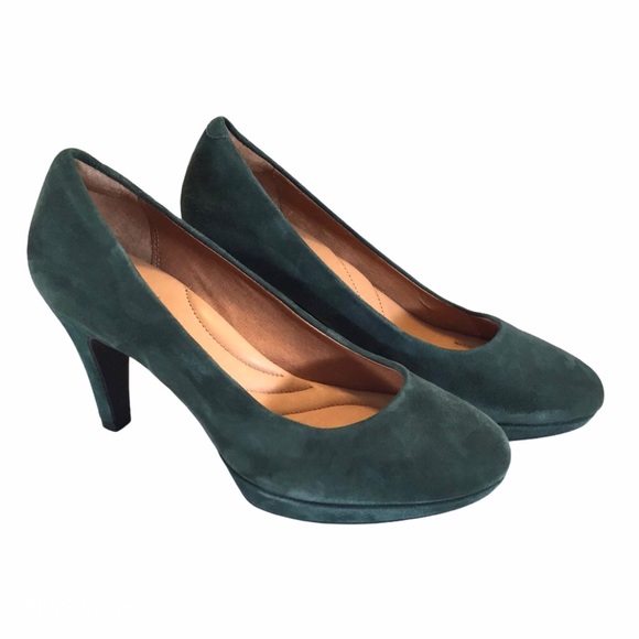 clarks pumps green